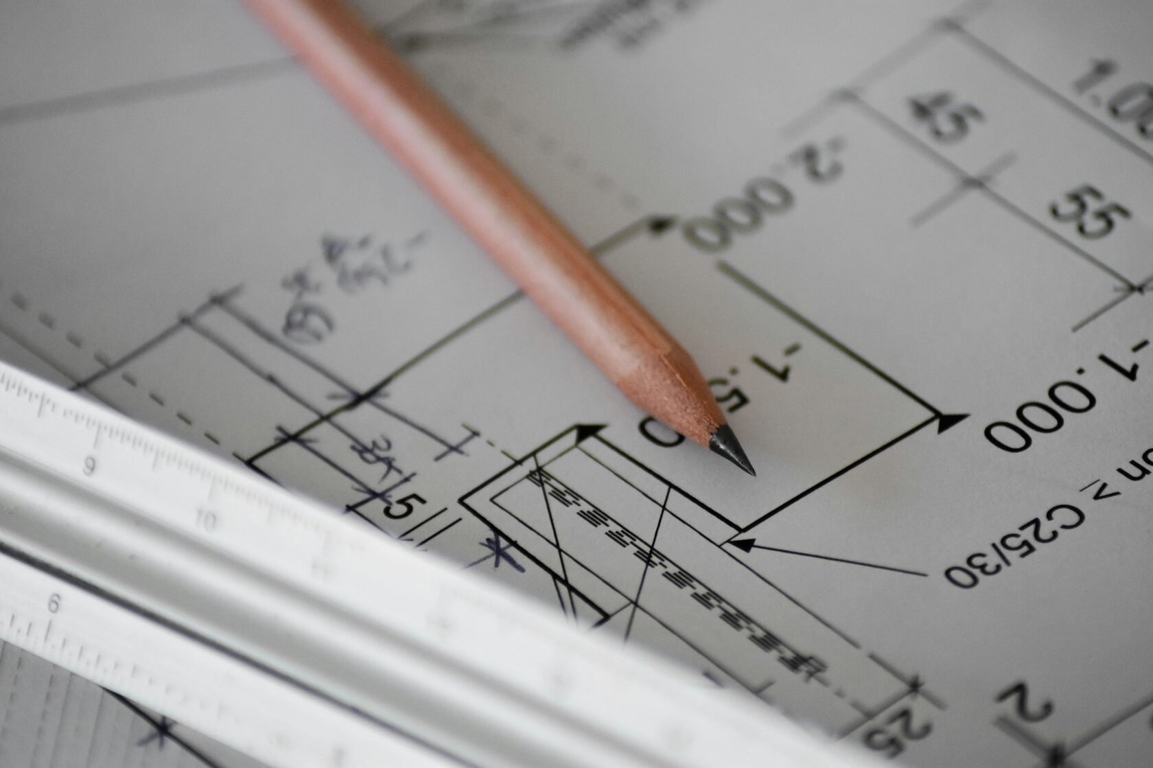 Desenho técnico e planta de mobiliário em papel, projeto de marcenaria